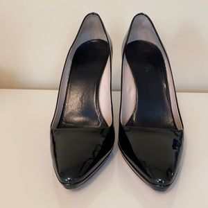 Authentic Prada black patent leather pumps Size 39